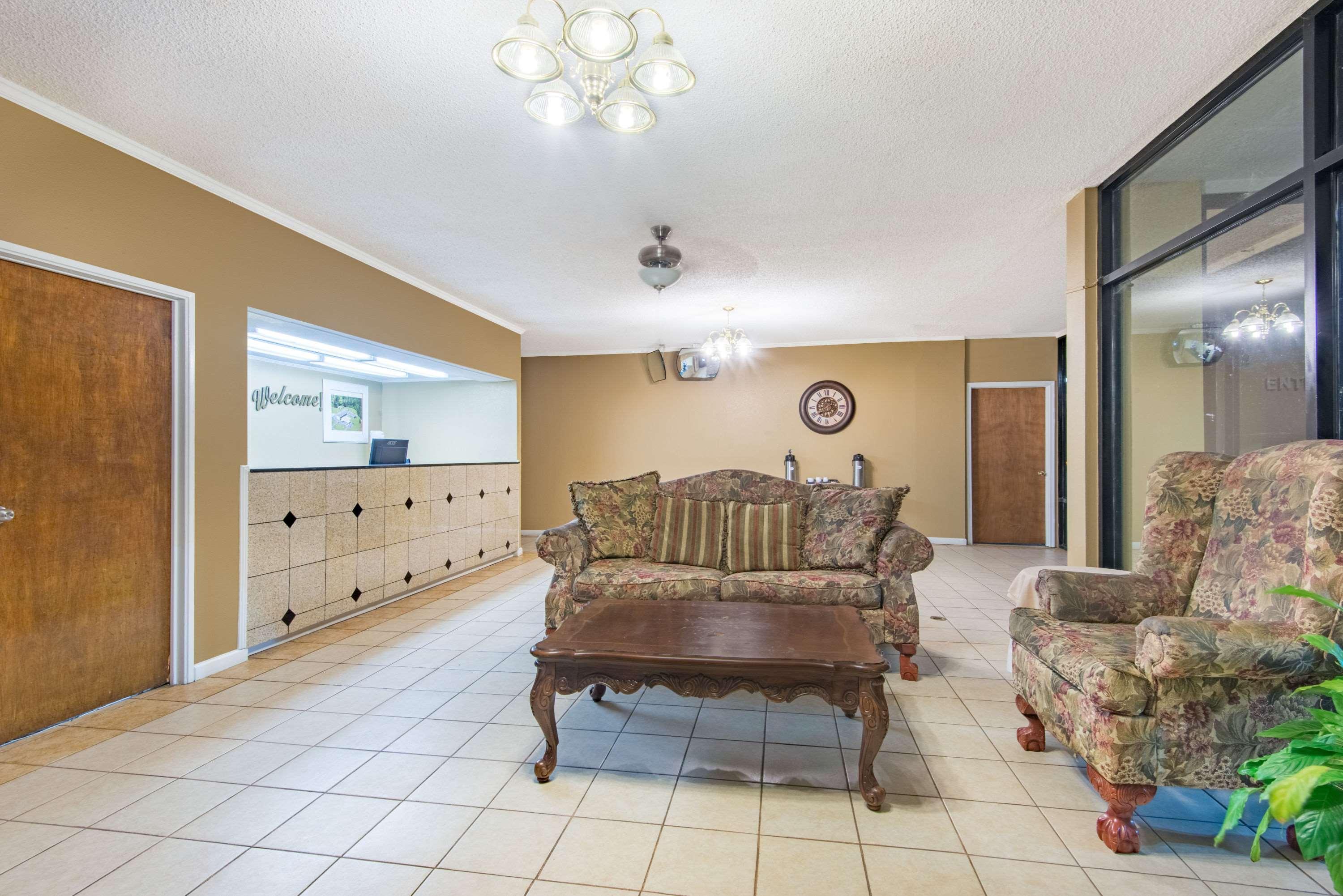 Days Inn By Wyndham Clanton Al Exterior foto